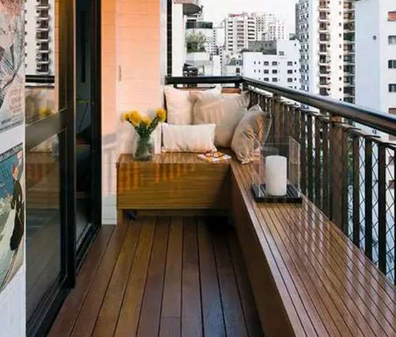 阳台使用防腐木装修制作效果惊艳