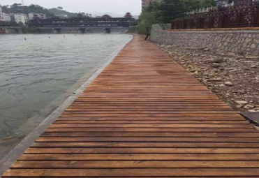 　防腐木地板使用注意要点 　